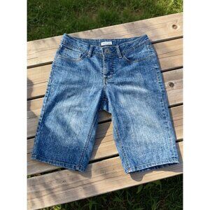 St. Johns Bay Womens Denim Bermuda Shorts Size 4 Average Mid-Rise Stretch Cotton